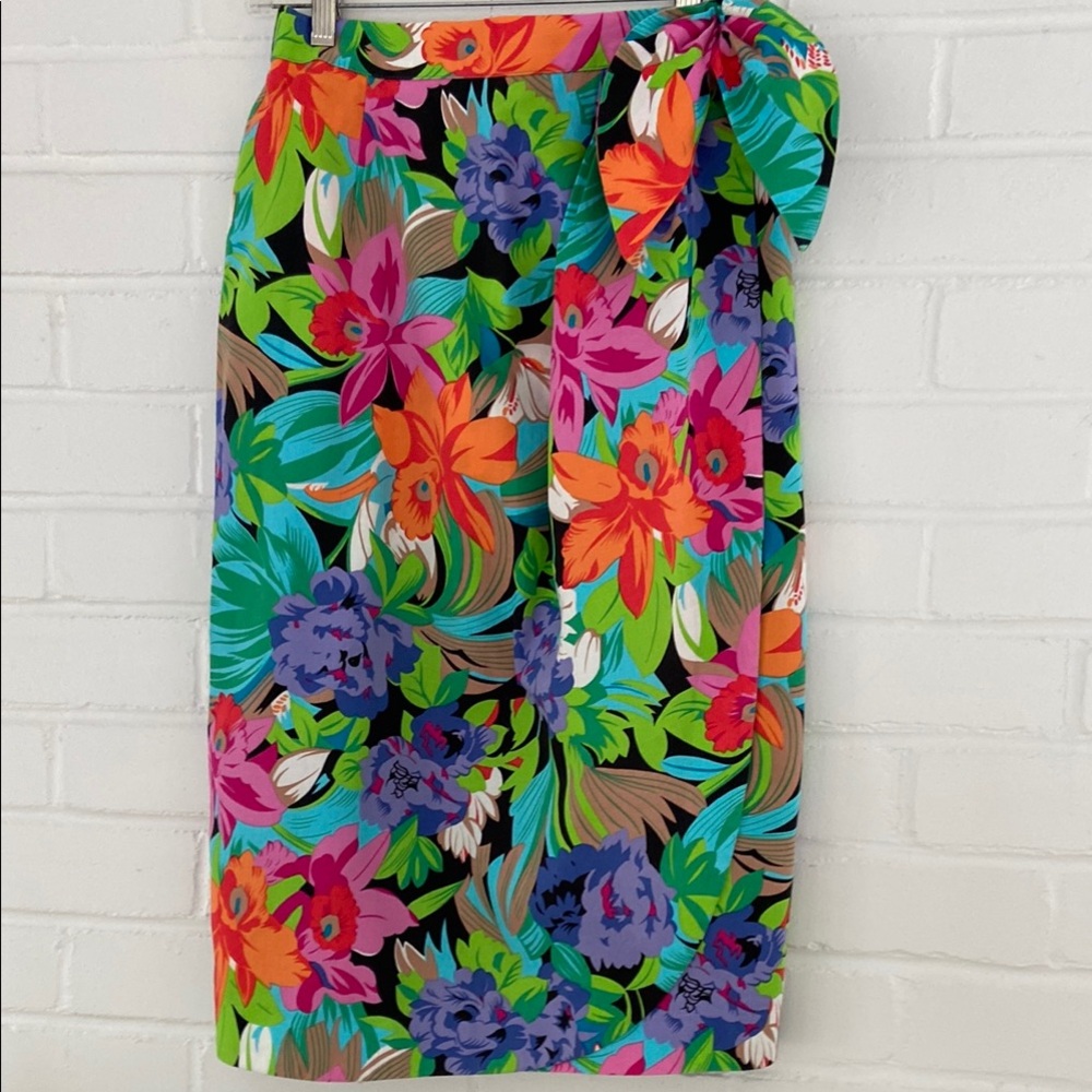 Women’s Size 10 Classic Old Style Floral Wrap Skirt Vibrant Hawaiian Colors